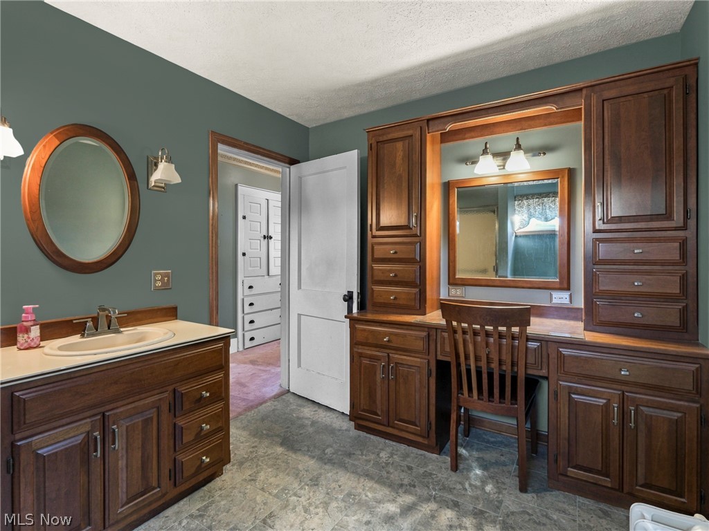212 5th Street SW Strasburg OH 44680