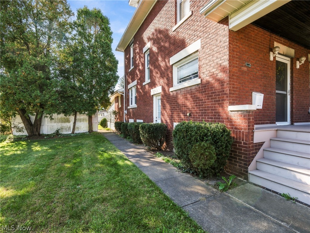 212 5th Street SW Strasburg OH 44680