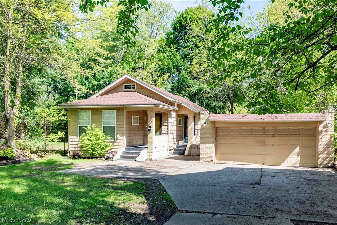 1263 Newton Street Akron OH 44305