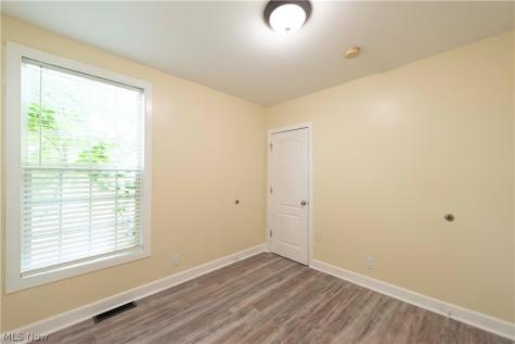 1263 Newton Street Akron OH 44305