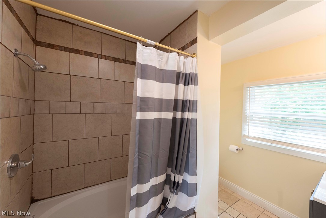 1263 Newton Street Akron OH 44305