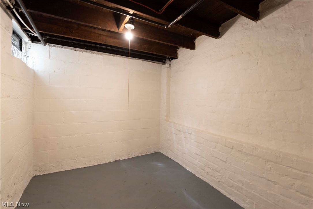 1263 Newton Street Akron OH 44305