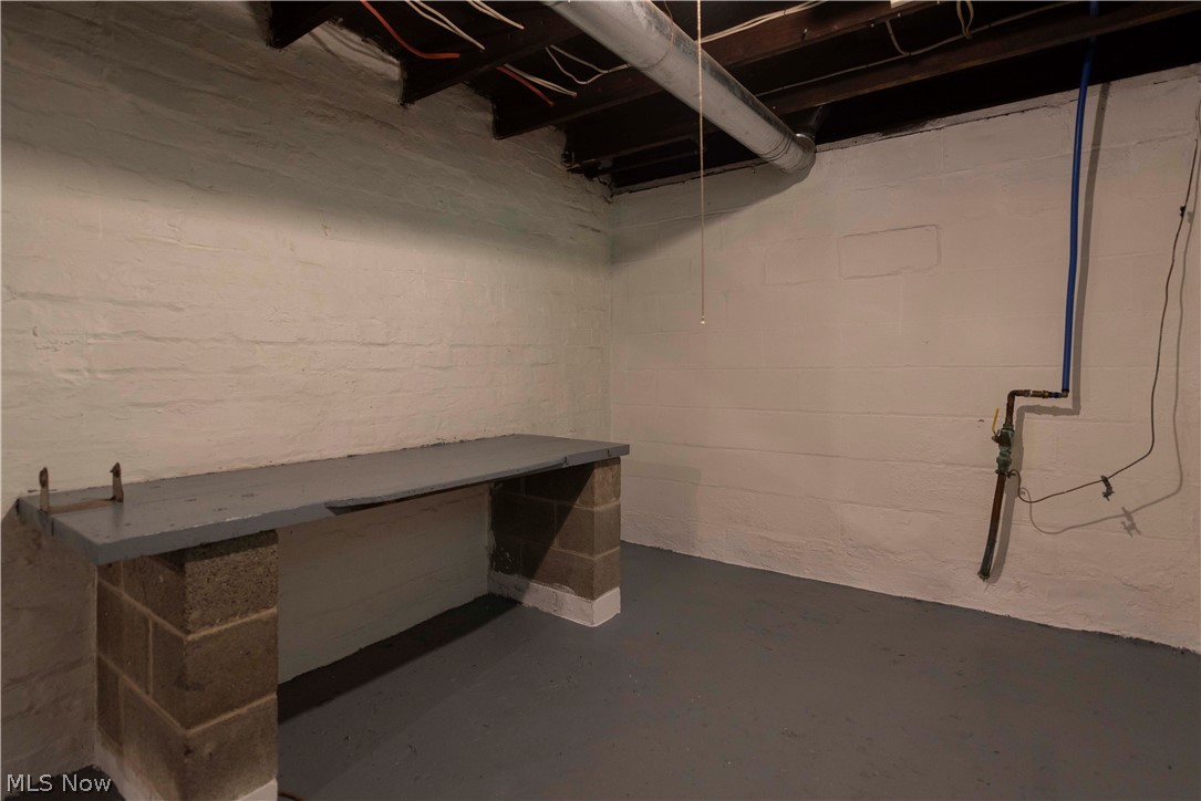 1263 Newton Street Akron OH 44305