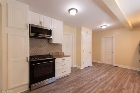 1263 Newton Street Akron OH 44305