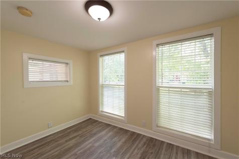 1263 Newton Street Akron OH 44305