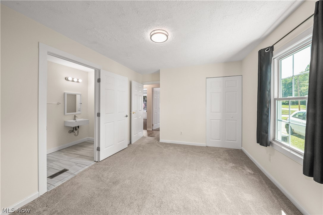 3796 Santom Road N Stow OH 44224