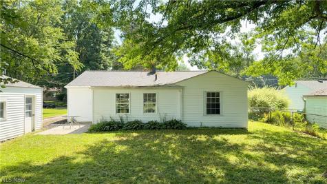 3796 Santom Road N Stow OH 44224