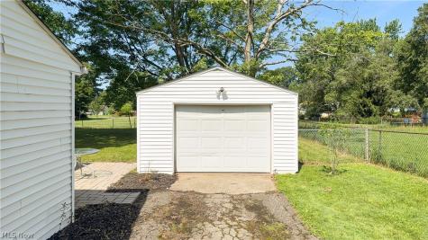 3796 Santom Road N Stow OH 44224