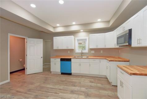 2146 W 95th Street Cleveland OH 44102