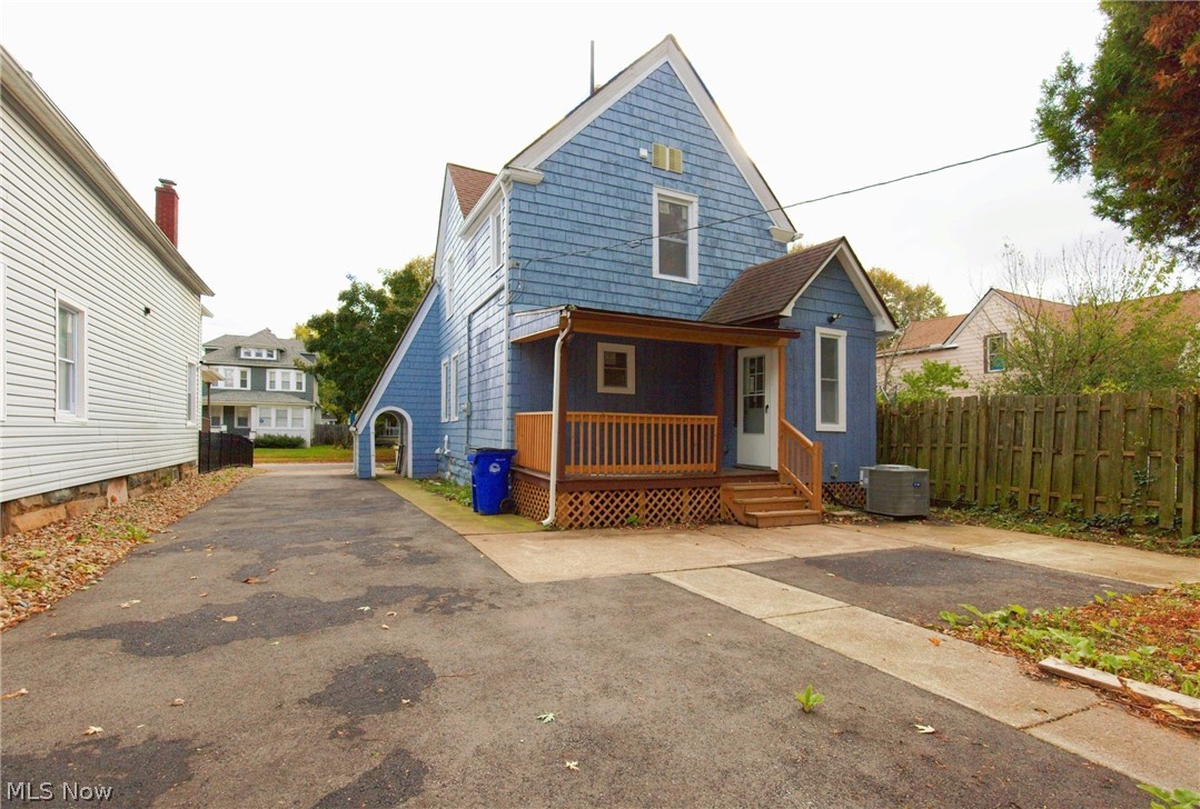 2146 W 95th Street Cleveland OH 44102