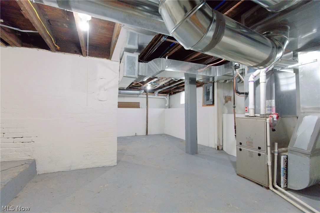 2146 W 95th Street Cleveland OH 44102
