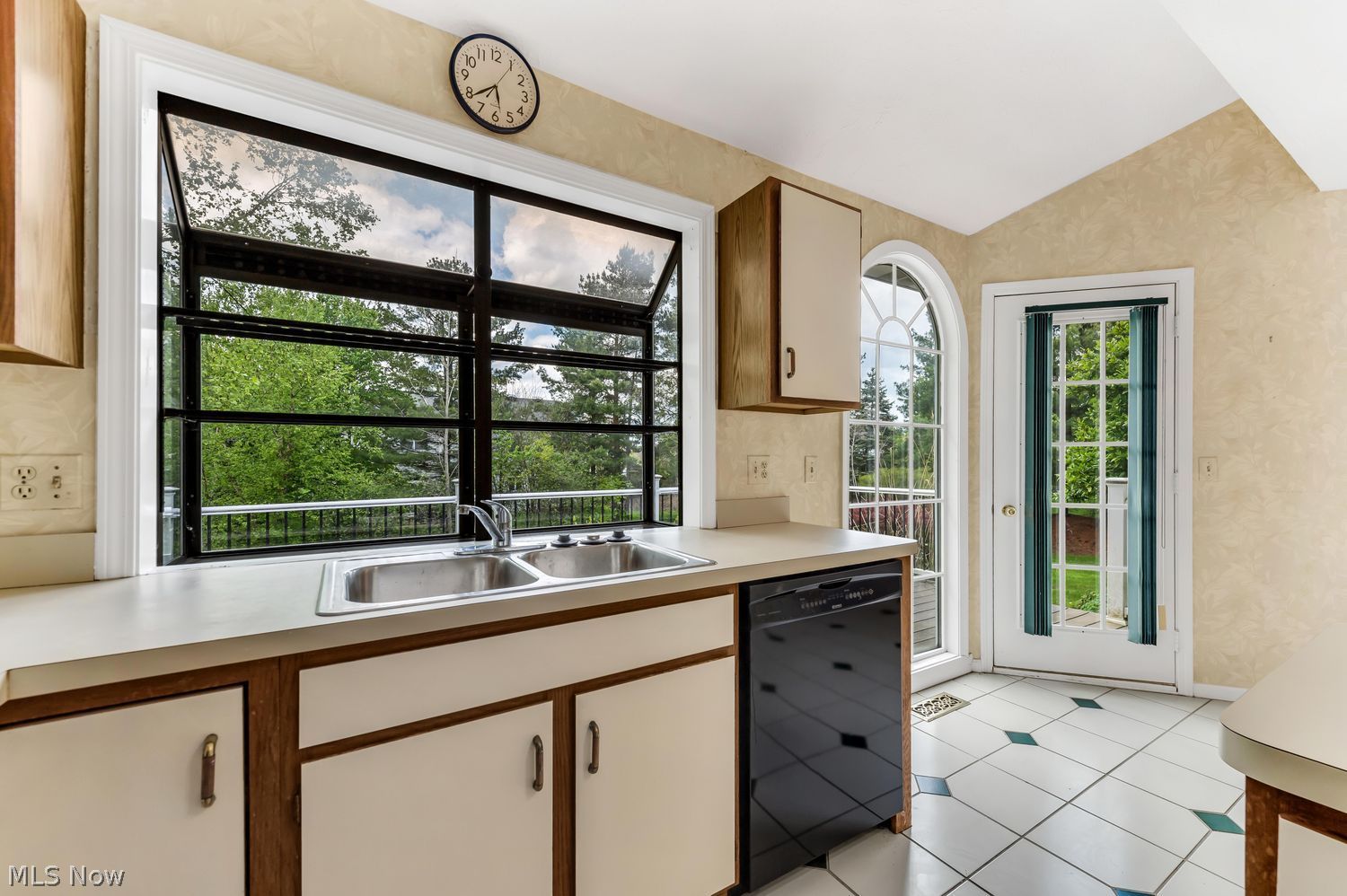 17944 Framingham Oval Strongsville OH 44136