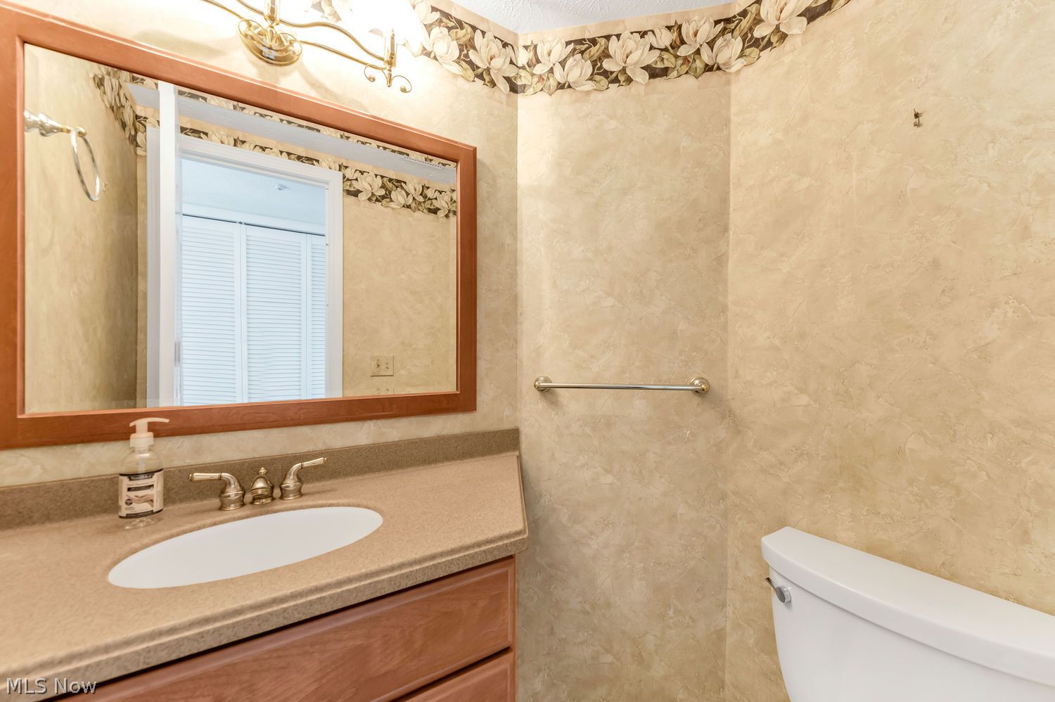 17944 Framingham Oval Strongsville OH 44136