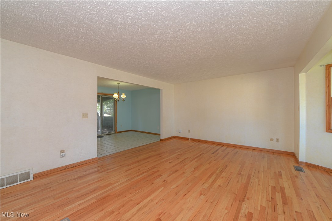 1933 Issaquah Street Cuyahoga Falls OH 44221