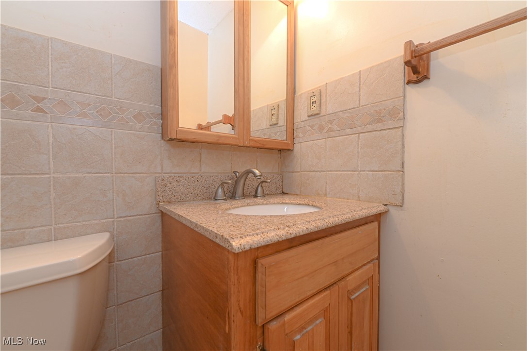 1933 Issaquah Street Cuyahoga Falls OH 44221