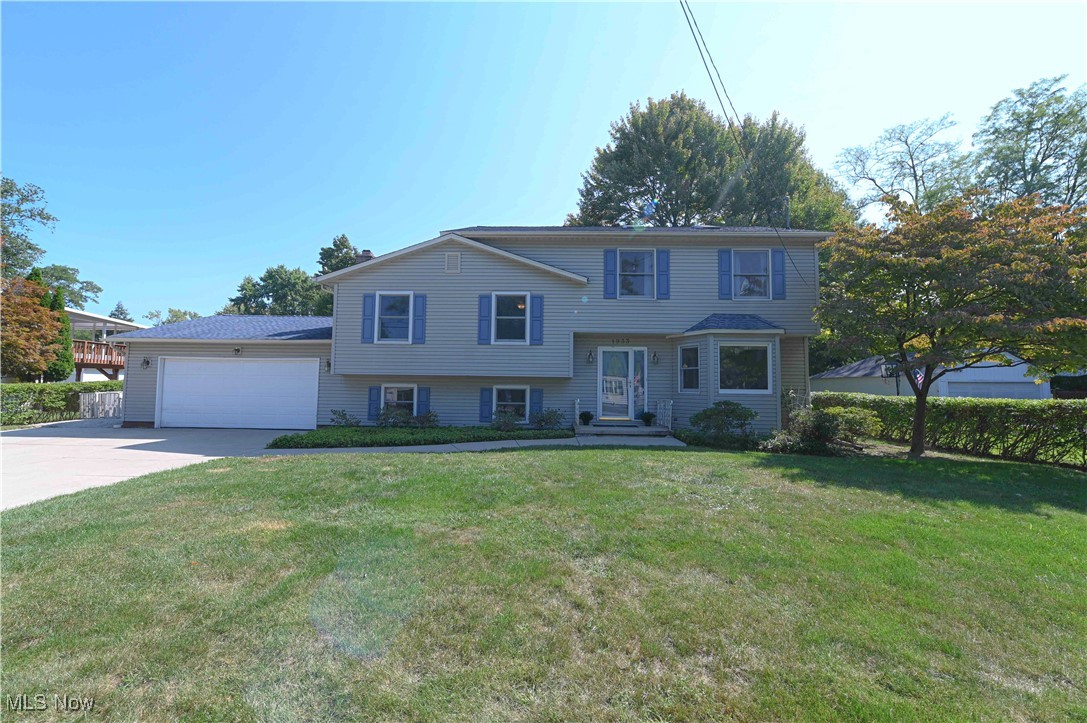 1933 Issaquah Street Cuyahoga Falls OH 44221