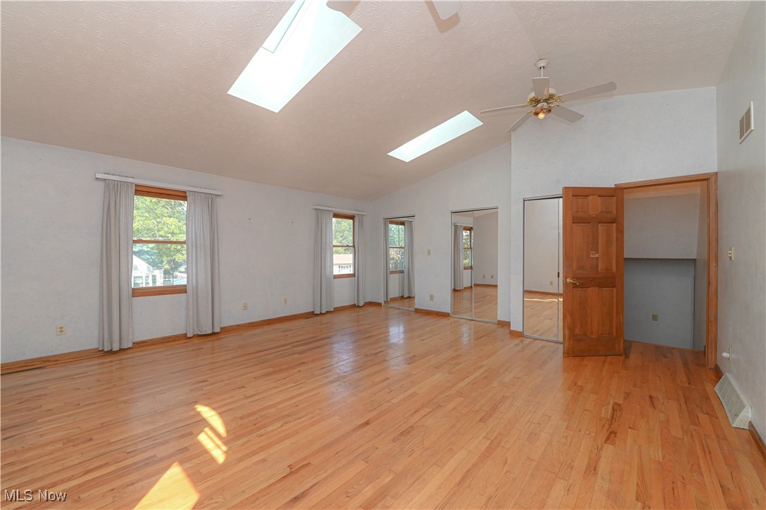 1933 Issaquah Street Cuyahoga Falls OH 44221