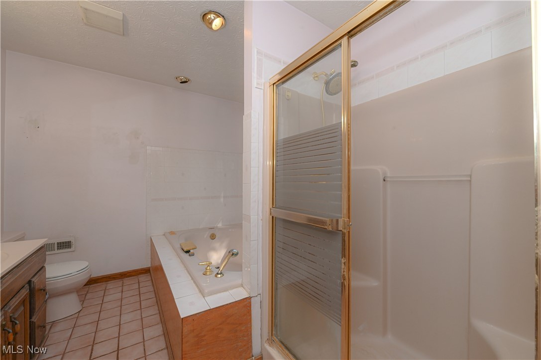 1933 Issaquah Street Cuyahoga Falls OH 44221