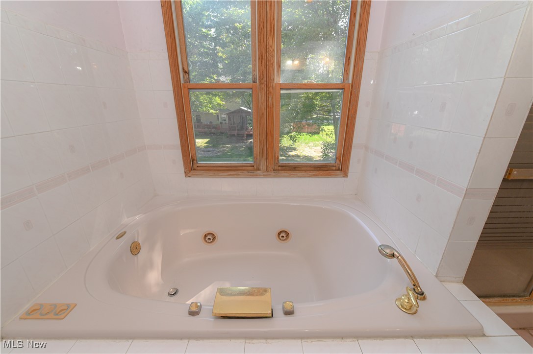 1933 Issaquah Street Cuyahoga Falls OH 44221