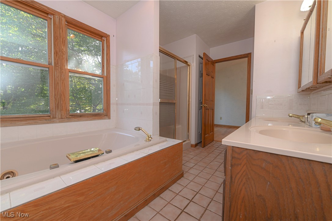 1933 Issaquah Street Cuyahoga Falls OH 44221