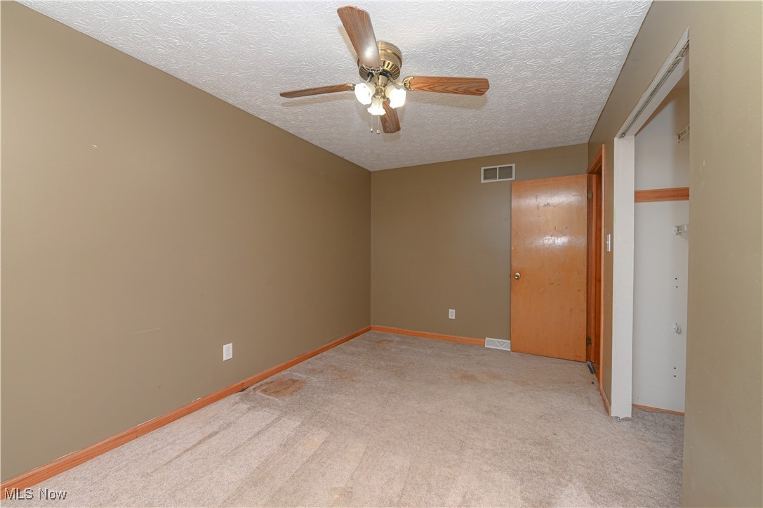 1933 Issaquah Street Cuyahoga Falls OH 44221