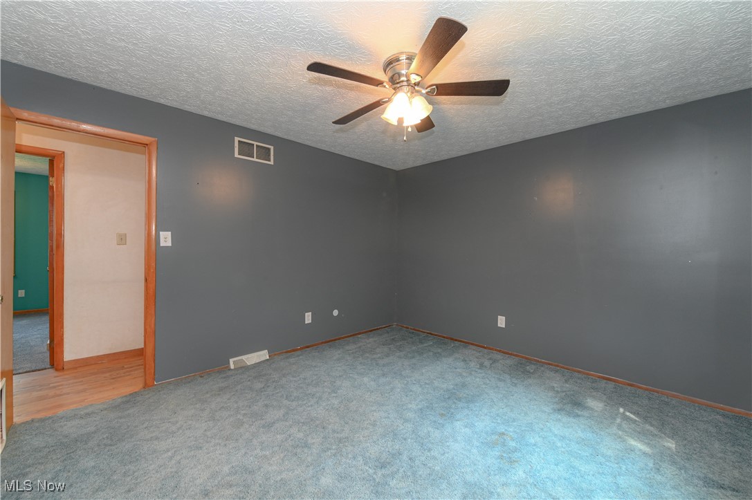 1933 Issaquah Street Cuyahoga Falls OH 44221