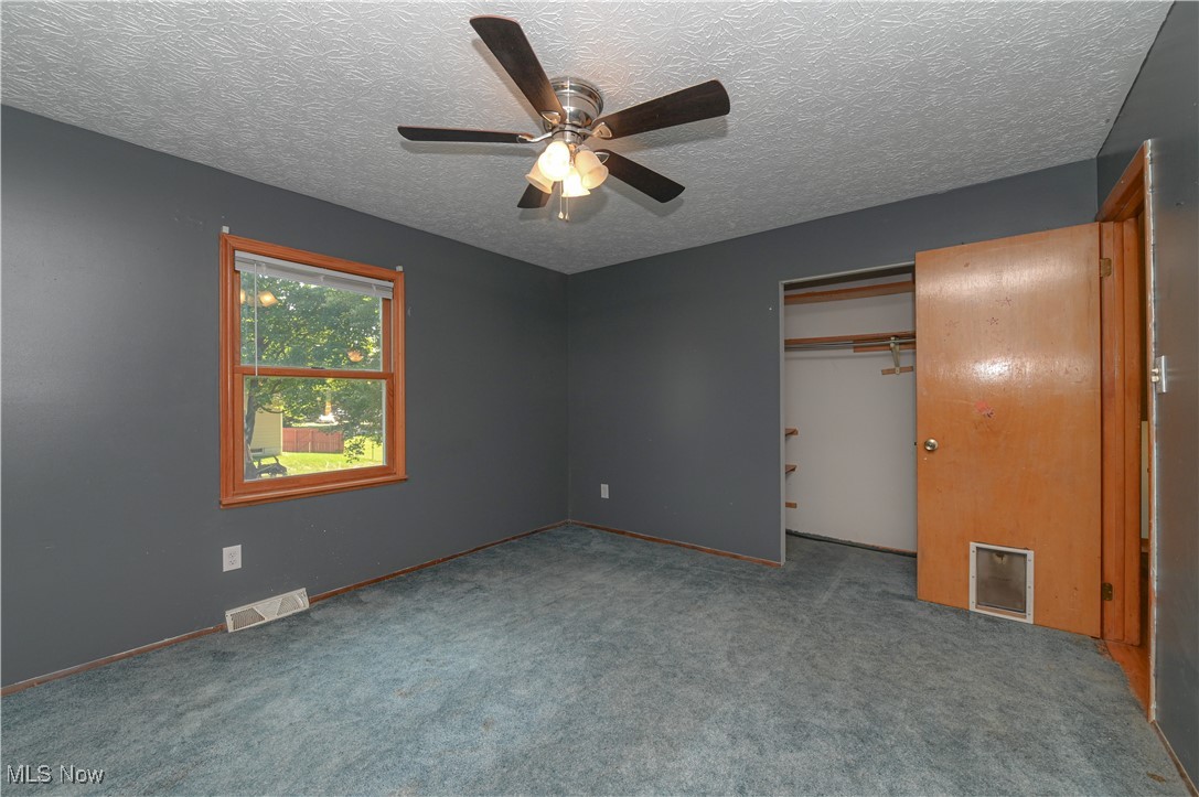 1933 Issaquah Street Cuyahoga Falls OH 44221