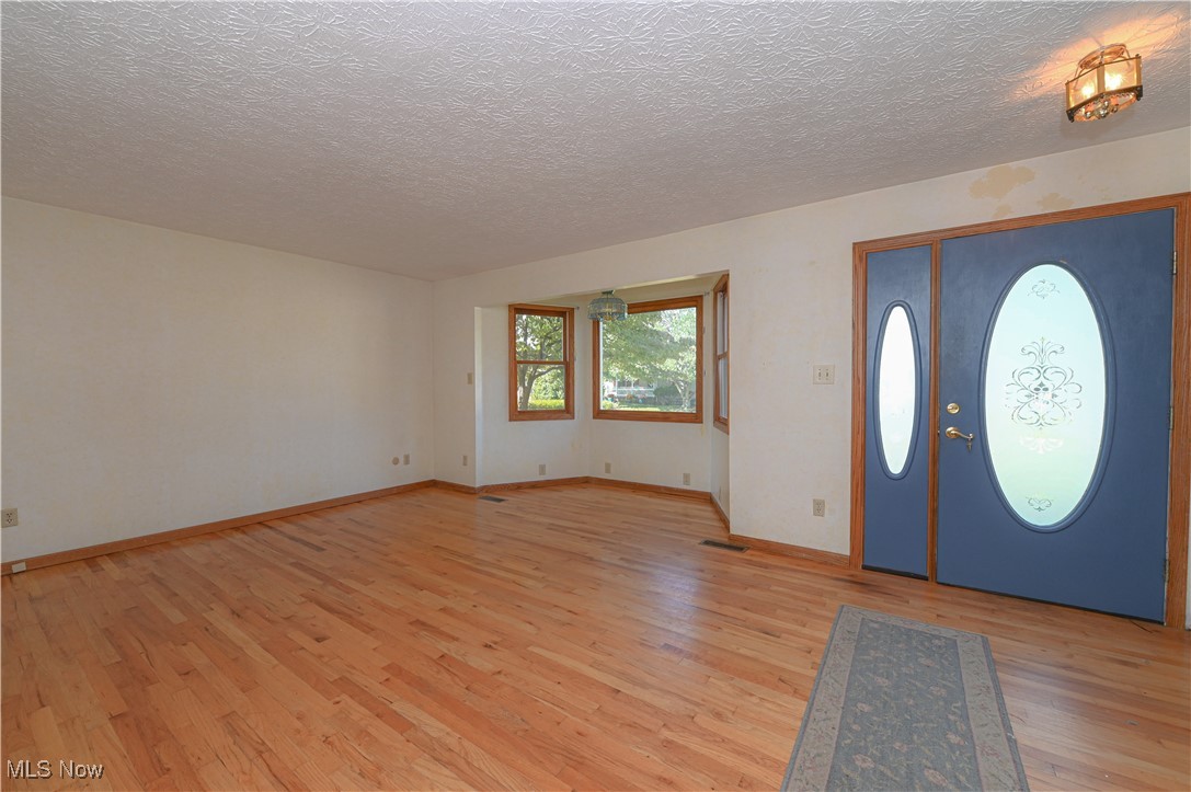 1933 Issaquah Street Cuyahoga Falls OH 44221