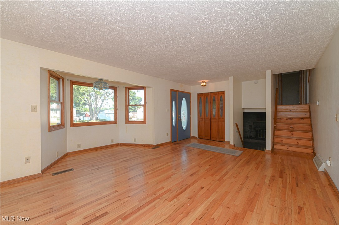 1933 Issaquah Street Cuyahoga Falls OH 44221