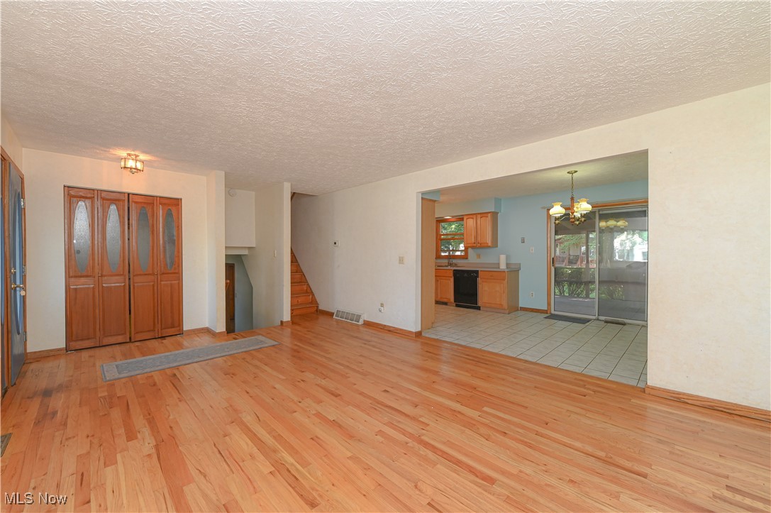 1933 Issaquah Street Cuyahoga Falls OH 44221