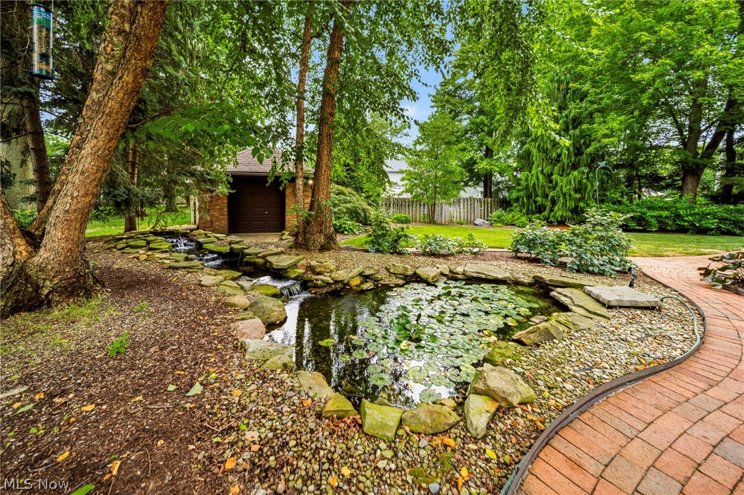 428 Locklie Drive Highland Heights OH 44143