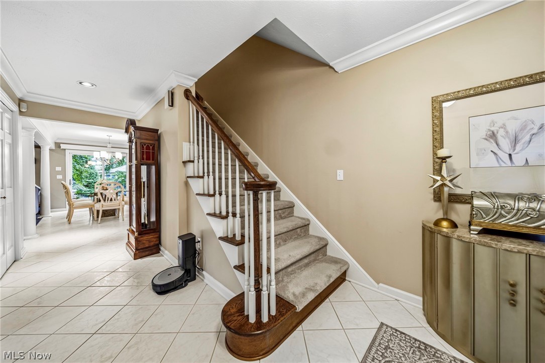 428 Locklie Drive Highland Heights OH 44143