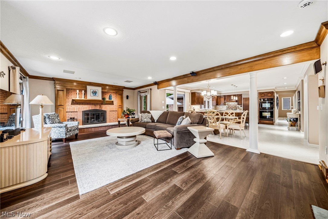 428 Locklie Drive Highland Heights OH 44143