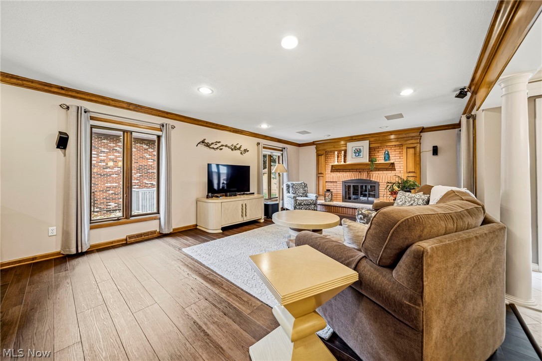428 Locklie Drive Highland Heights OH 44143