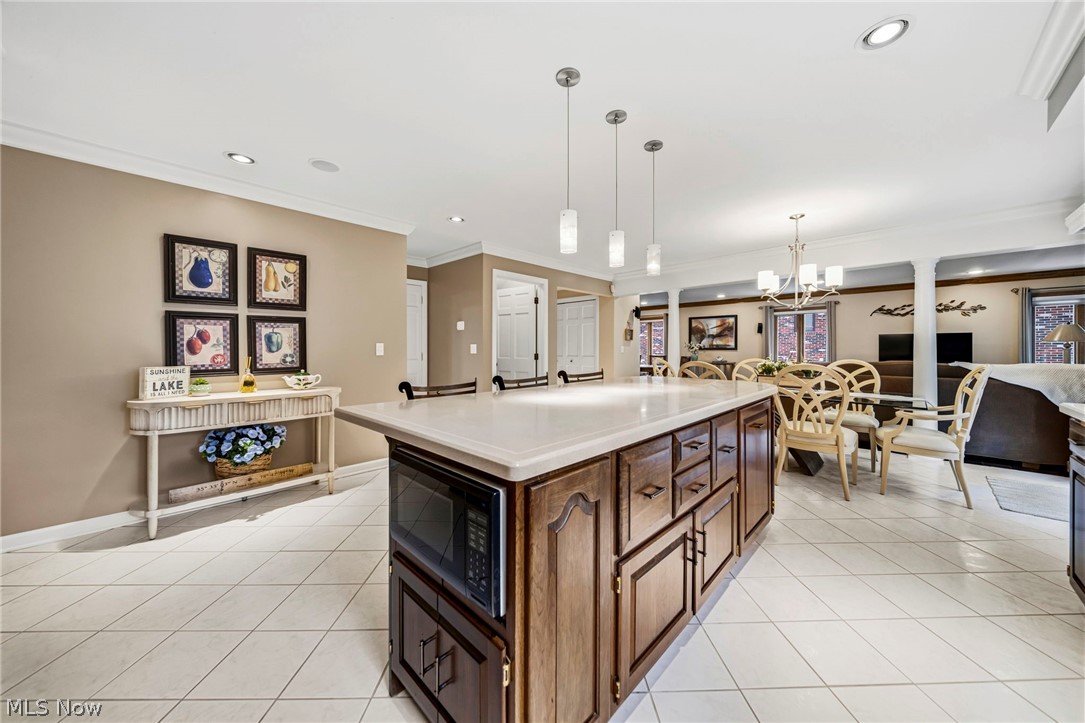 428 Locklie Drive Highland Heights OH 44143