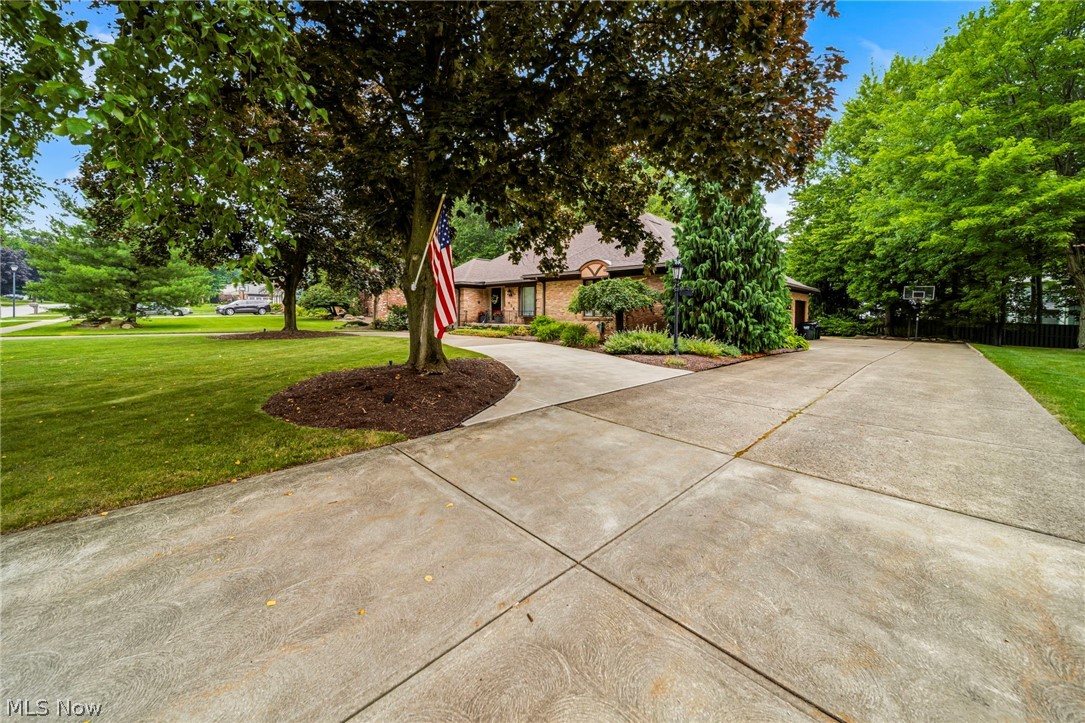428 Locklie Drive Highland Heights OH 44143