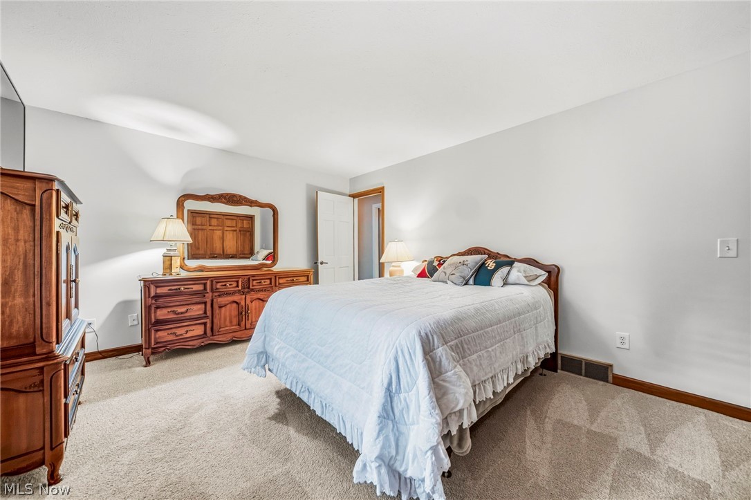 428 Locklie Drive Highland Heights OH 44143