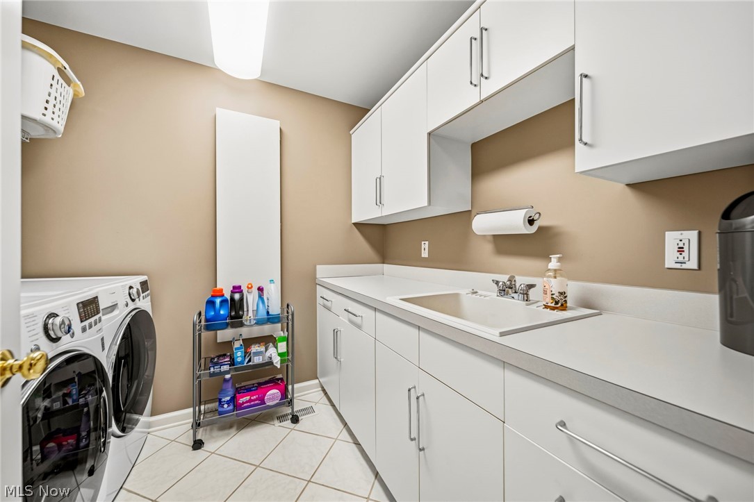 428 Locklie Drive Highland Heights OH 44143