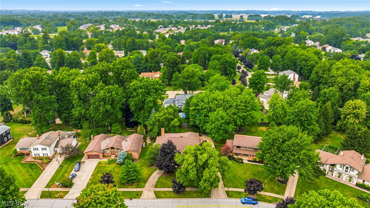 428 Locklie Drive Highland Heights OH 44143