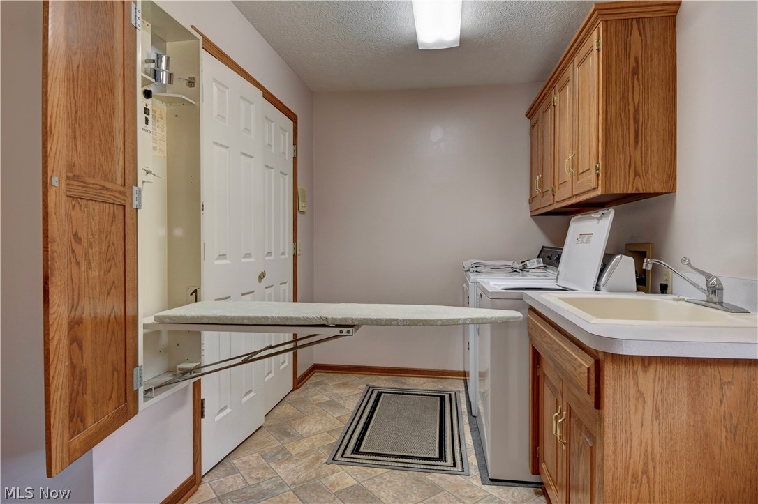 995 Clearview Drive SE New Philadelphia OH 44663