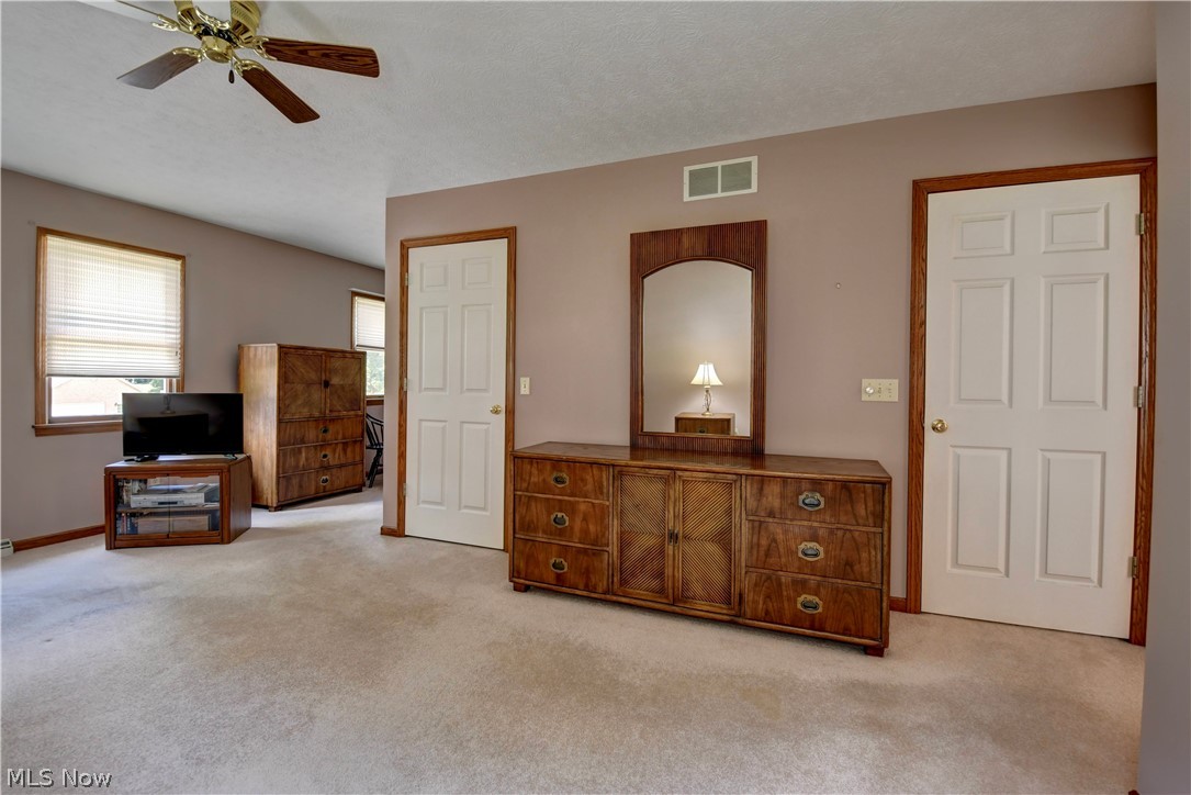 995 Clearview Drive SE New Philadelphia OH 44663