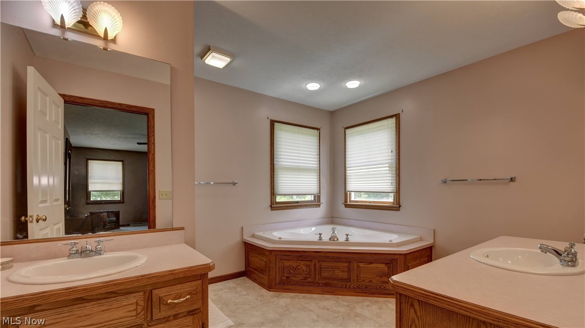 995 Clearview Drive SE New Philadelphia OH 44663
