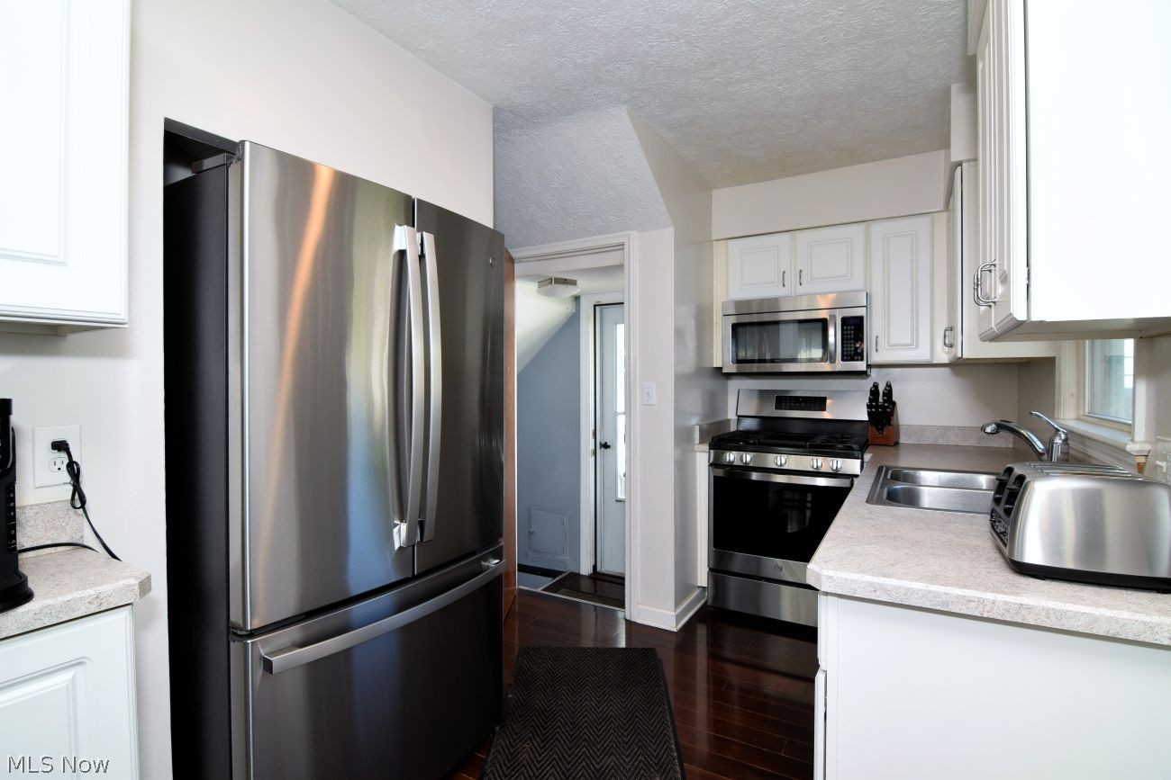 1033 Woodview Road Cleveland Heights OH 44121