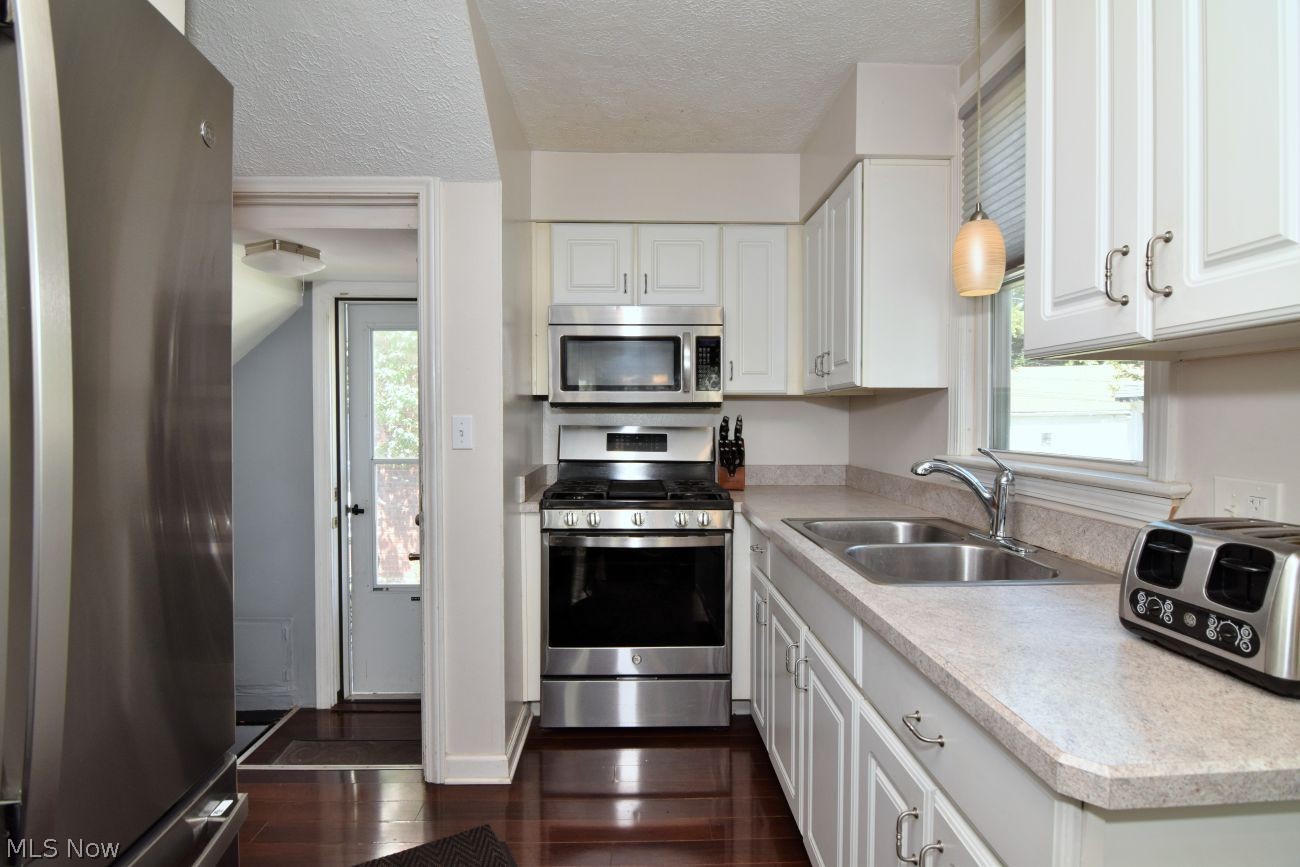 1033 Woodview Road Cleveland Heights OH 44121