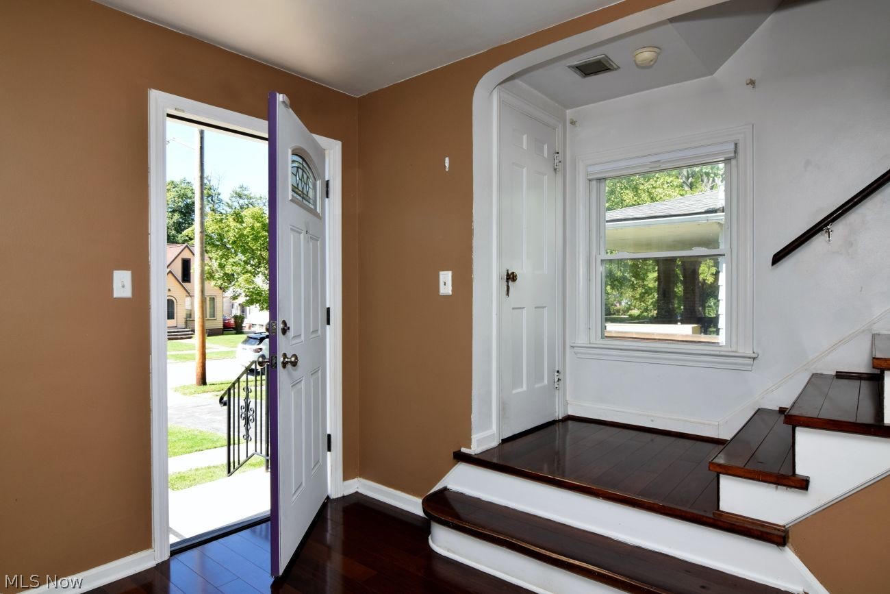 1033 Woodview Road Cleveland Heights OH 44121