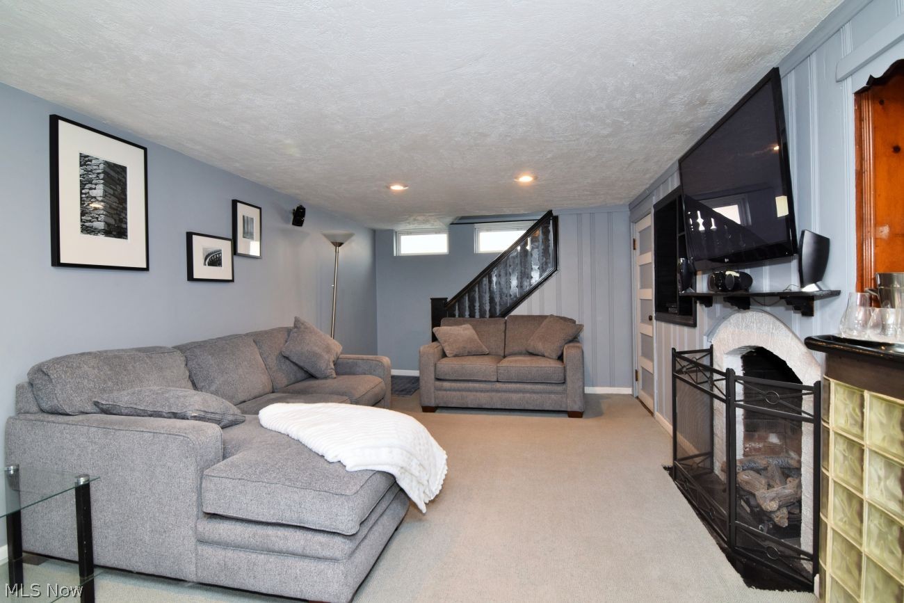 1033 Woodview Road Cleveland Heights OH 44121