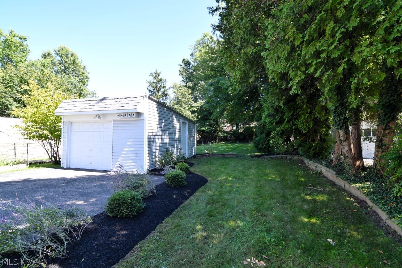 1033 Woodview Road Cleveland Heights OH 44121