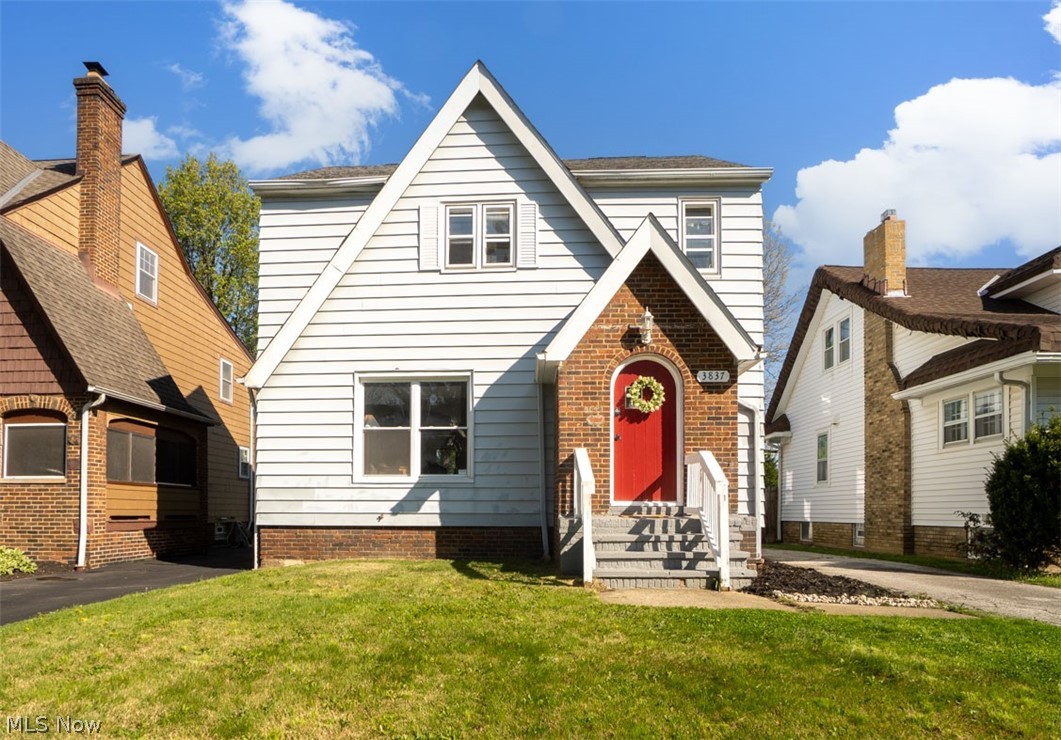 3837 Woodridge Road Cleveland Heights OH 44121