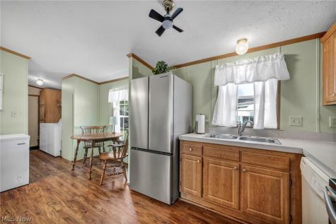 14 Cherry Lane Olmsted Twp OH 44138