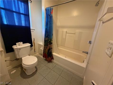 1924 E 33rd Street Lorain OH 44055